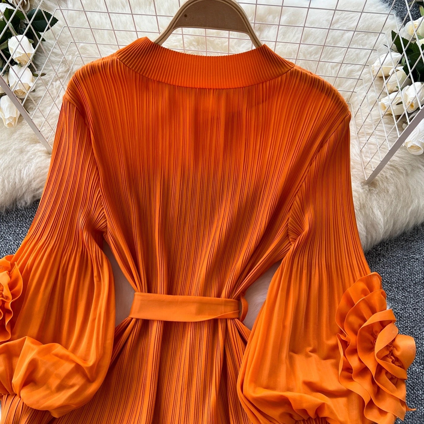 Elegant Pleated Floral Lantern Sleeve Dress