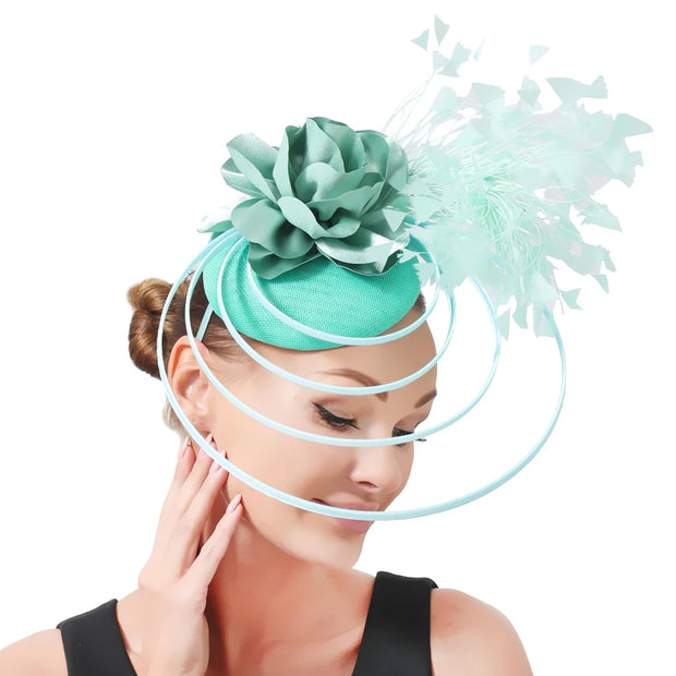 Elegant Feather-Cocktail Fascinator